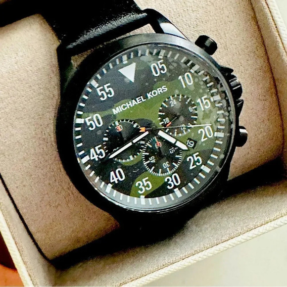 NIB Micheal Kors Thompkins MK8864 Leather Watch - Picture 3 of 6